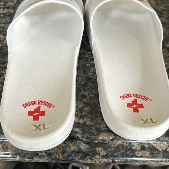 MENS SHARK RESCUE SLIDE SIZE XL - Picture 3 of 5